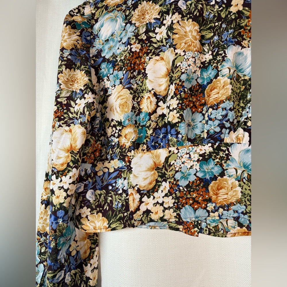 Zara Blue and Brown Floral Collared Button Up Crop Long Sleeve Blouse Size Large - Picture 7 of 8